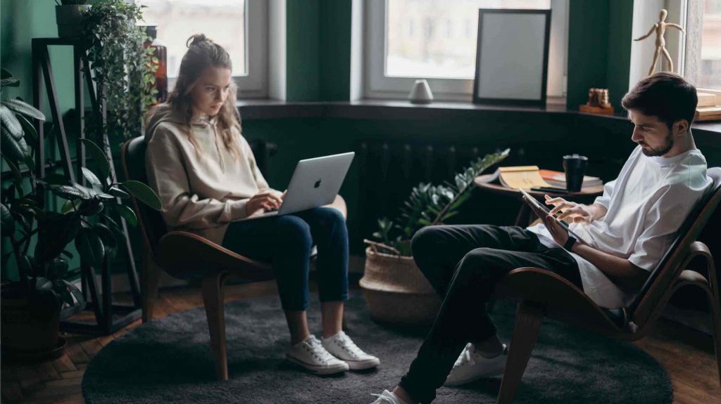 How can online businesses embrace environmentalism in 2020?