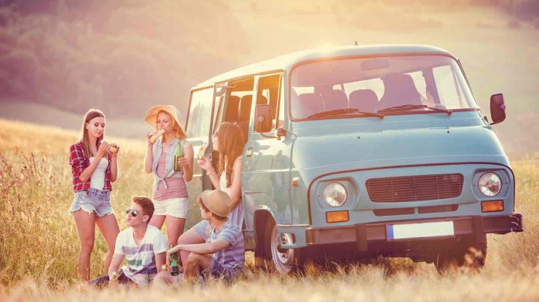The Environmental Benefits Of Backpacking Australia & New Zealand With Travel Companions