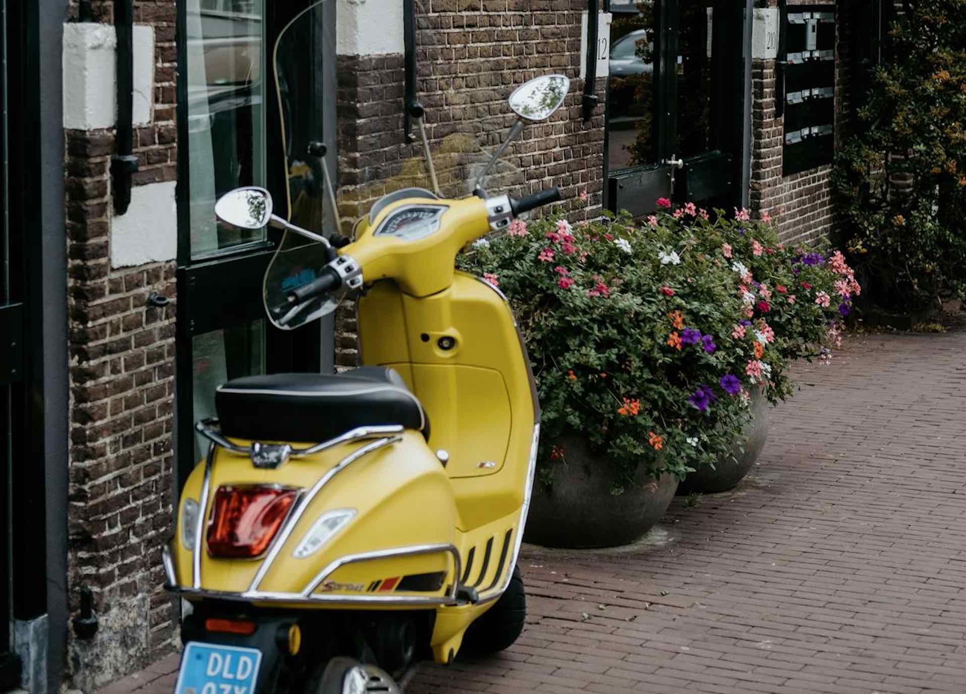 Eco Friendly Electric Mopeds photo